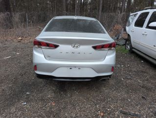 2018 Hyundai Sonata SE - Exterior Rear Center Image